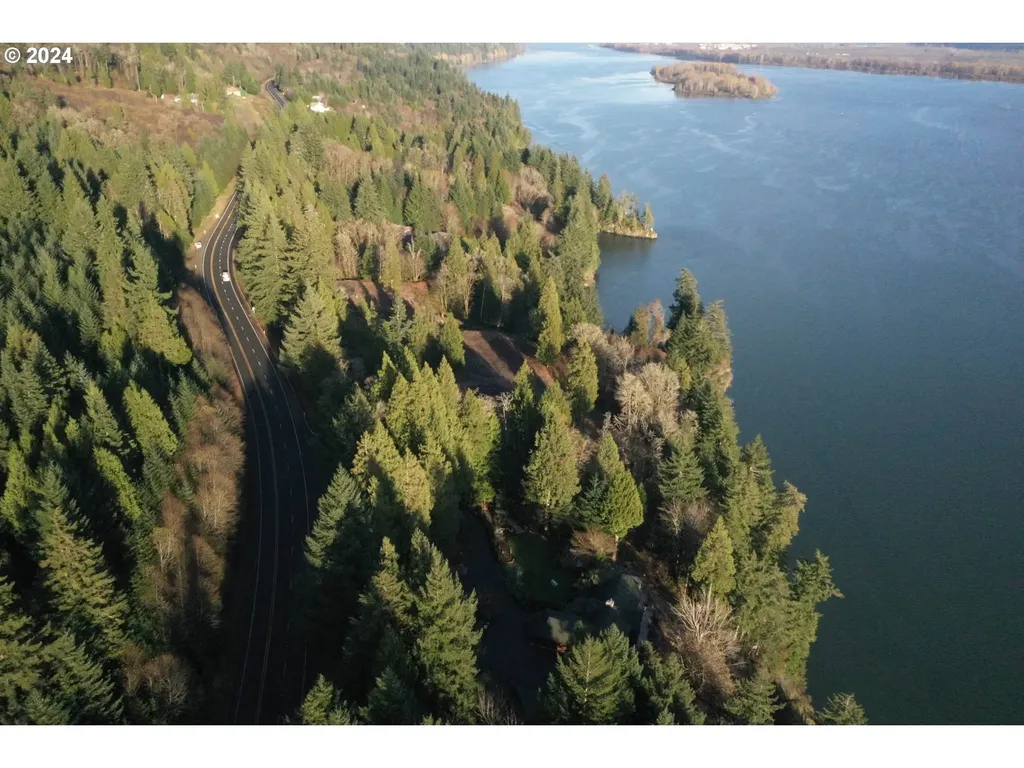 26 Edge Water Drive Cathlamet WA 98612