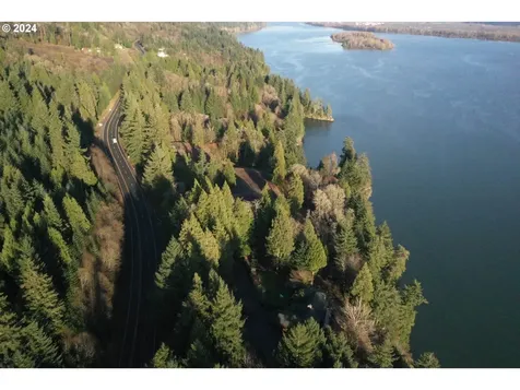 26 Edge Water Drive Cathlamet WA 98612