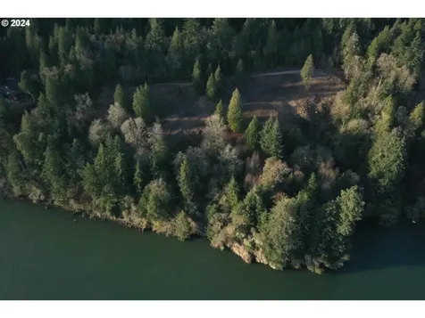 26 Edge Water Drive Cathlamet WA 98612