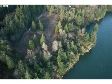 26 Edge Water Drive Cathlamet WA 98612