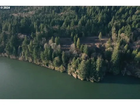 26 Edge Water Drive Cathlamet WA 98612