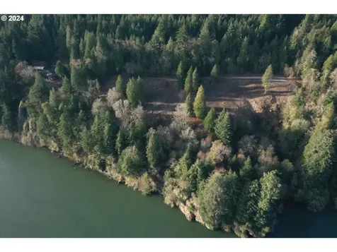 26 Edge Water Drive Cathlamet WA 98612