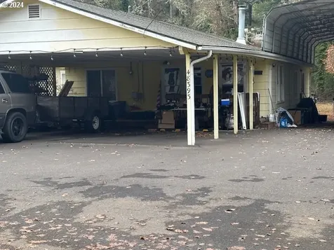 48393 7th Street Oakridge OR 97463