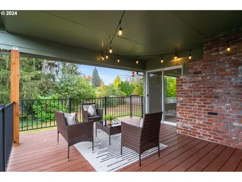 940 NW 3rd Street Gresham OR 97030