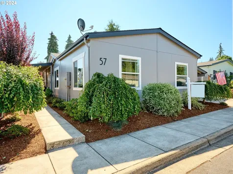 1015 Oak Street Silverton OR 97381