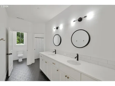 3287 SW Redmond Hill Road Mcminnville OR 97128