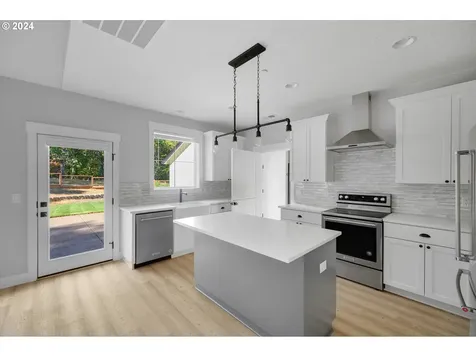 3287 SW Redmond Hill Road Mcminnville OR 97128