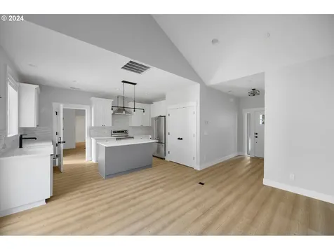 3287 SW Redmond Hill Road Mcminnville OR 97128