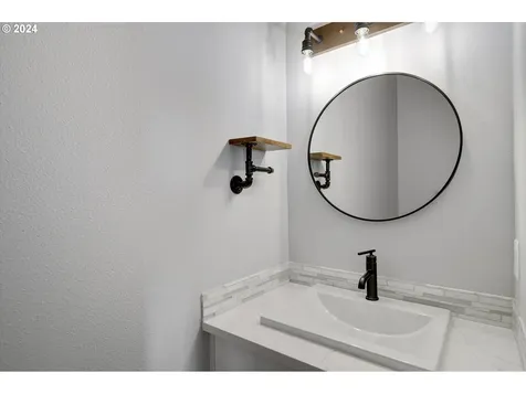 3287 SW Redmond Hill Road Mcminnville OR 97128