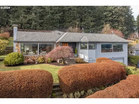 1221 Se 71st Avenue Portland OR 97215