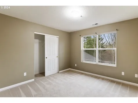 19443 Provisioner Court Oregon City OR 97045