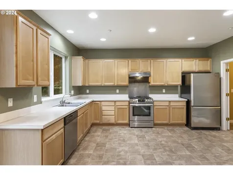 19443 Provisioner Court Oregon City OR 97045