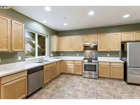 19443 Provisioner Court Oregon City OR 97045