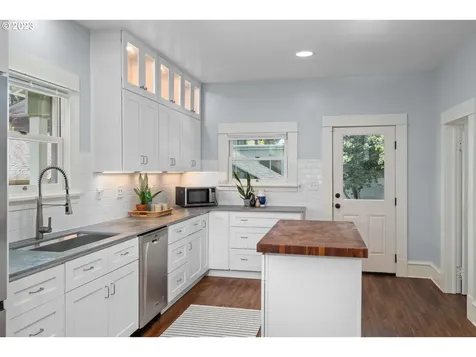 2723 SE 18th Avenue Portland OR 97202
