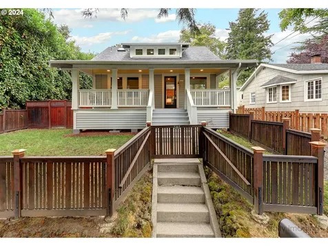 1217 SW Spring Garden Street Portland OR 97219