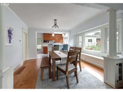 1217 SW Spring Garden Street Portland OR 97219