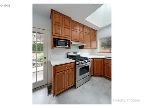 1217 SW Spring Garden Street Portland OR 97219