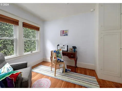 1217 SW Spring Garden Street Portland OR 97219