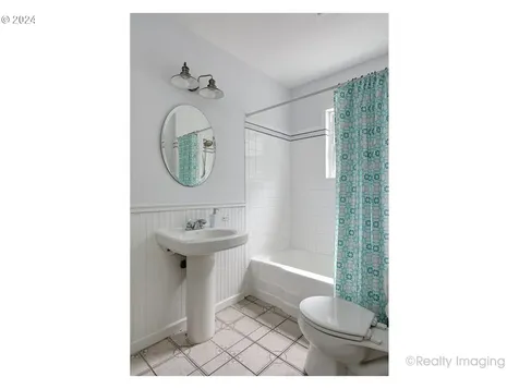 1217 SW Spring Garden Street Portland OR 97219