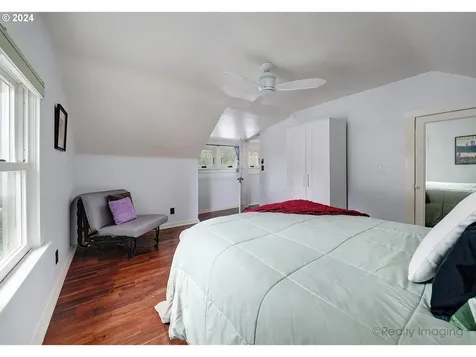 1217 SW Spring Garden Street Portland OR 97219