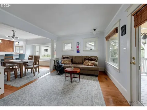 1217 SW Spring Garden Street Portland OR 97219