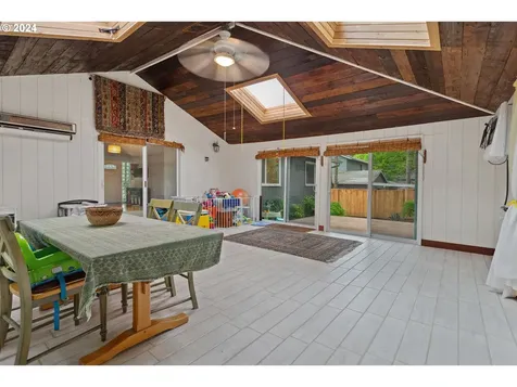 8305 SW 85th Avenue Portland OR 97223