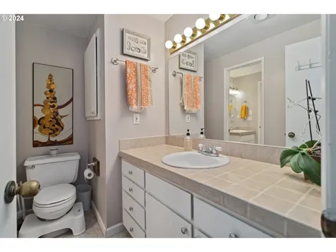 8305 SW 85th Avenue Portland OR 97223