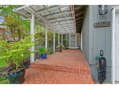8305 SW 85th Avenue Portland OR 97223