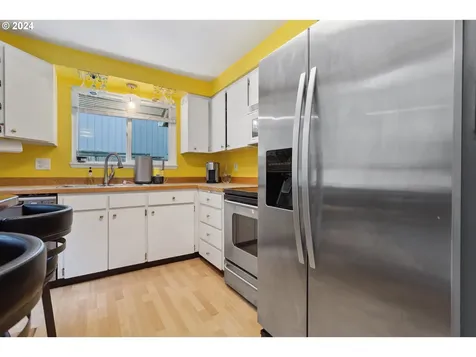 8305 SW 85th Avenue Portland OR 97223