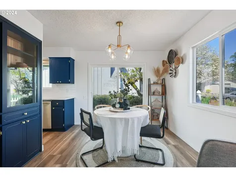 15885 Sw Queen Victoria Place Portland OR 97224