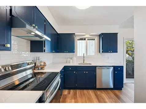 15885 Sw Queen Victoria Place Portland OR 97224