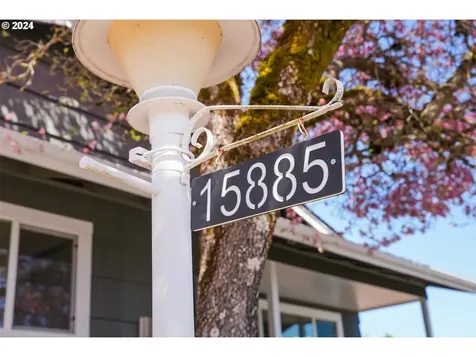 15885 Sw Queen Victoria Place Portland OR 97224