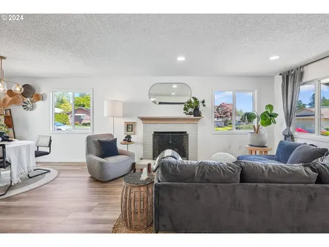 15885 Sw Queen Victoria Place Portland OR 97224