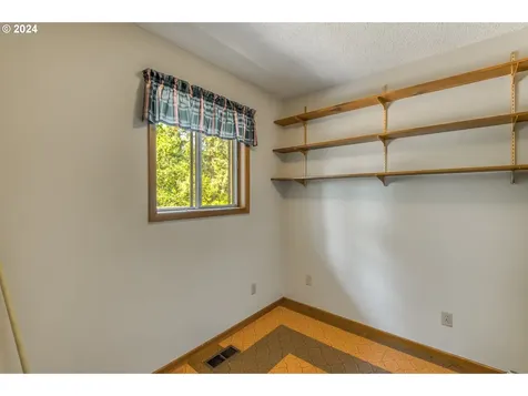 631 Charman Street Oregon City OR 97045