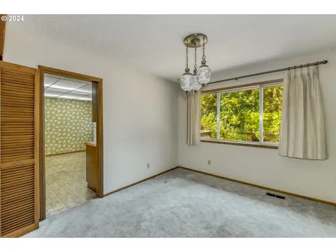631 Charman Street Oregon City OR 97045
