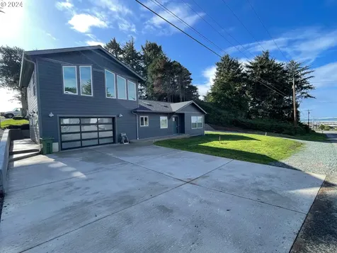 720 Caroline Street SE Bandon OR 97411