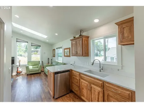 720 Caroline Street SE Bandon OR 97411