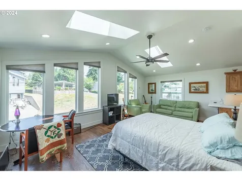 720 Caroline Street SE Bandon OR 97411