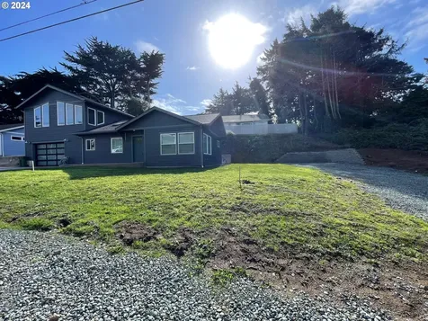 720 Caroline Street SE Bandon OR 97411