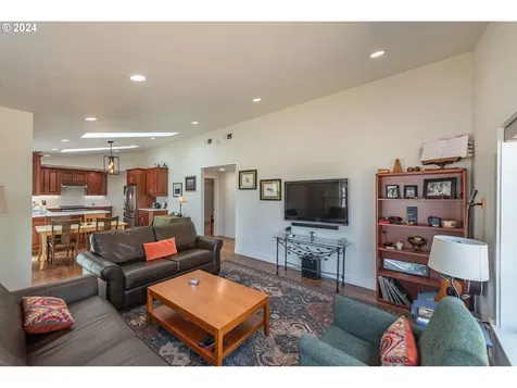 720 Caroline Street SE Bandon OR 97411