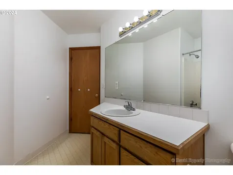 33437 Sw Sequoia Street Scappoose OR 97056