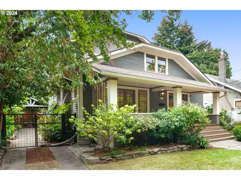 6715 SE 18th Avenue Portland OR 97202