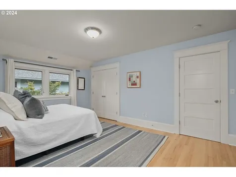 6715 SE 18th Avenue Portland OR 97202