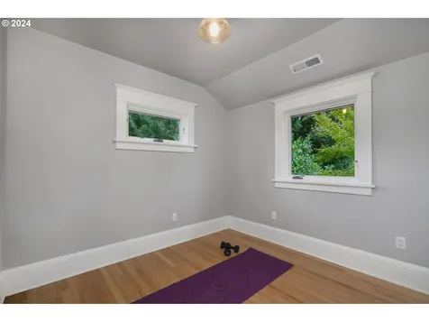 6715 SE 18th Avenue Portland OR 97202