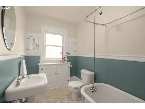 6715 SE 18th Avenue Portland OR 97202