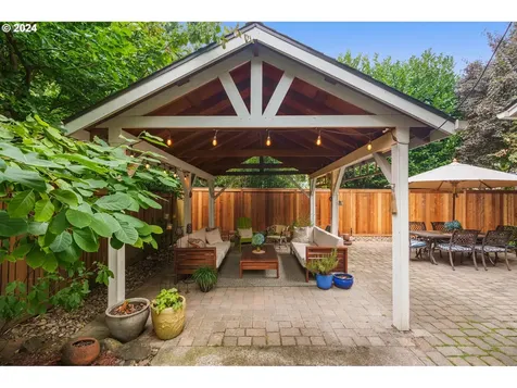 6715 SE 18th Avenue Portland OR 97202