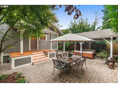 6715 SE 18th Avenue Portland OR 97202
