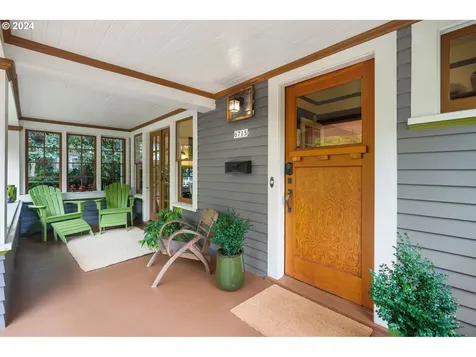 6715 SE 18th Avenue Portland OR 97202