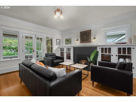 6715 SE 18th Avenue Portland OR 97202