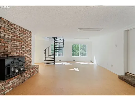 1097 N 10th Court Coos Bay OR 97420